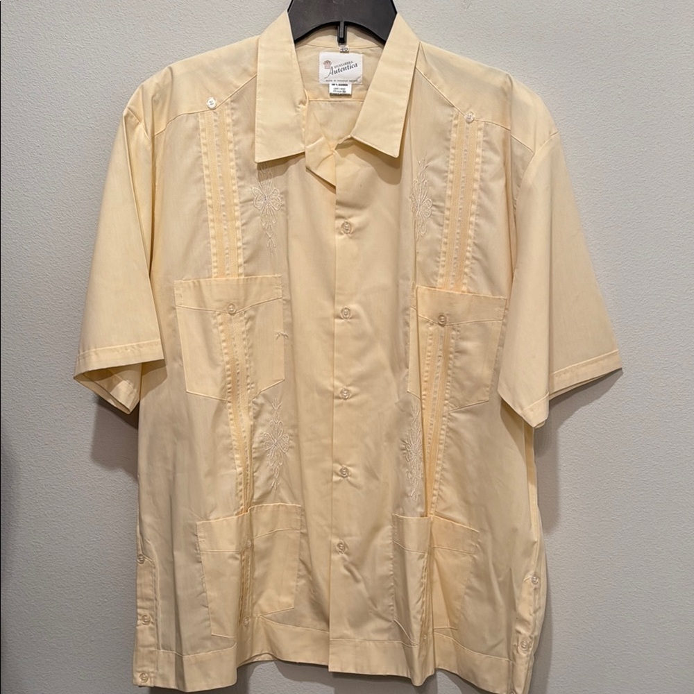 Men's Cream guayabera cuban vintage